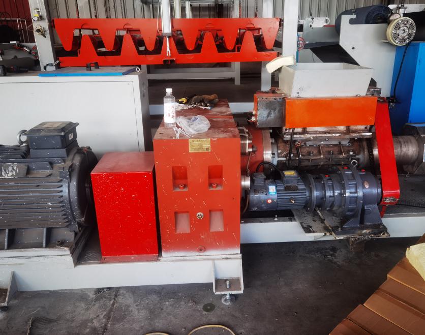 Butyl gummi vandtæt membran produktionslinje